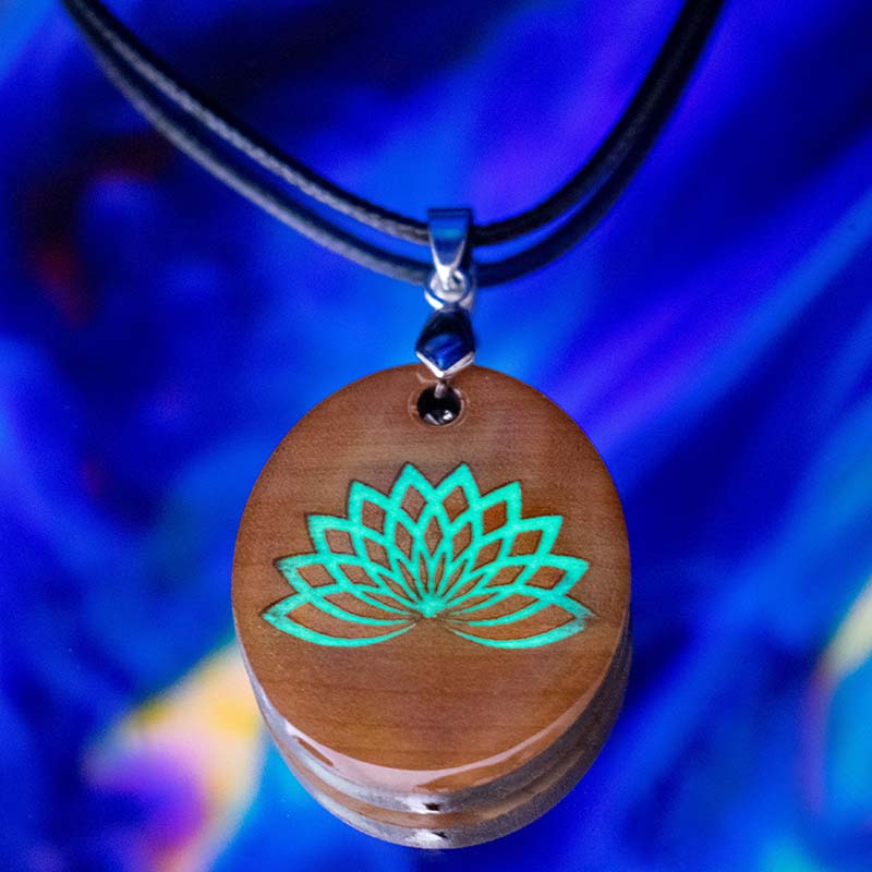 Halskette leuchtend heiliger Lotus